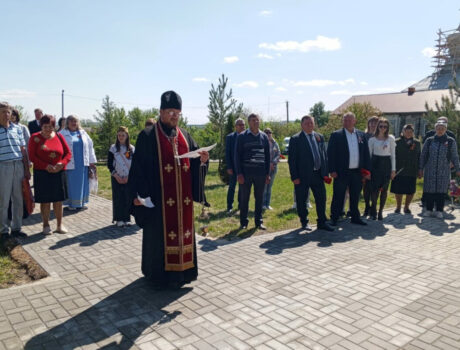 Настоятель храма Рождества Пресвятой Богородицы города Бирюч принял участие в митинге посвященном 80-летию Великой Победы